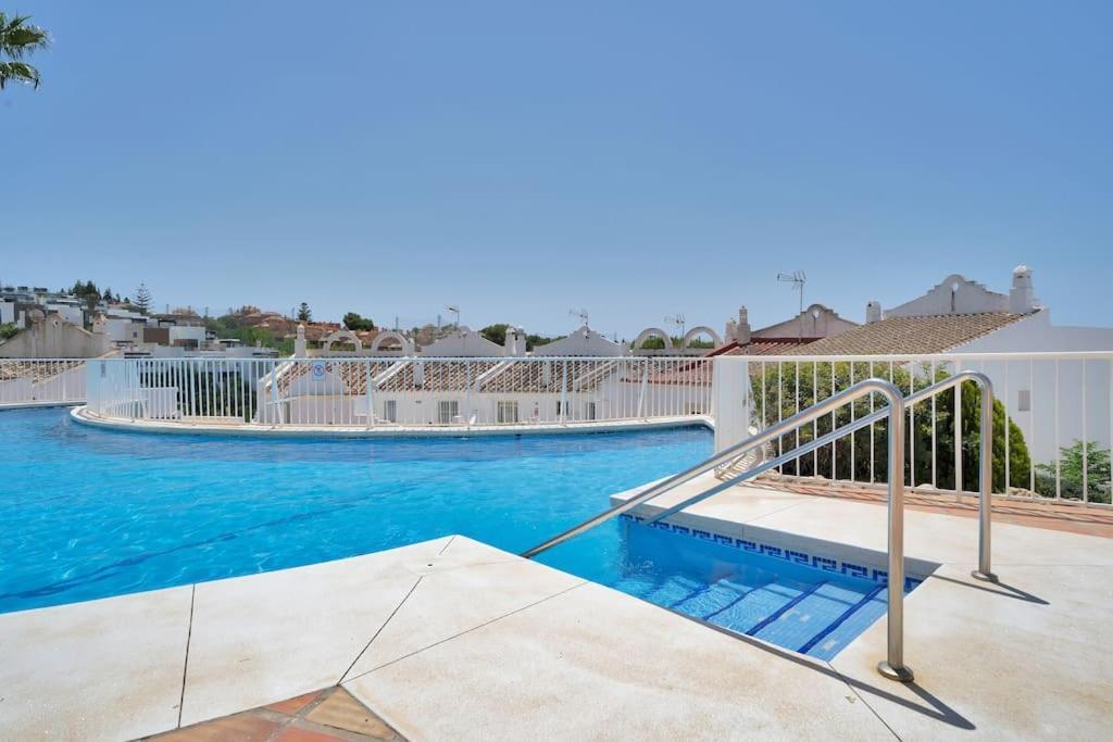 Adosado Con Solarium, Bbq Y Piscina En Las Chapas - Jade 213 Apartment